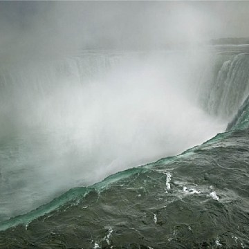 Annie Leibovitz Niagara Falls, Ontario, Canada, 2009 Archival Pigment ink print Edition number 18 of 25 24.375 x 35.25 inches Signed, dated, titled, and editioned on artist label