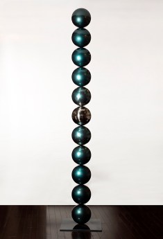 Robert Winkler, Looking at You 1, Stainless steel, enamel, clearcoat  9.25’ 2’ x 2’